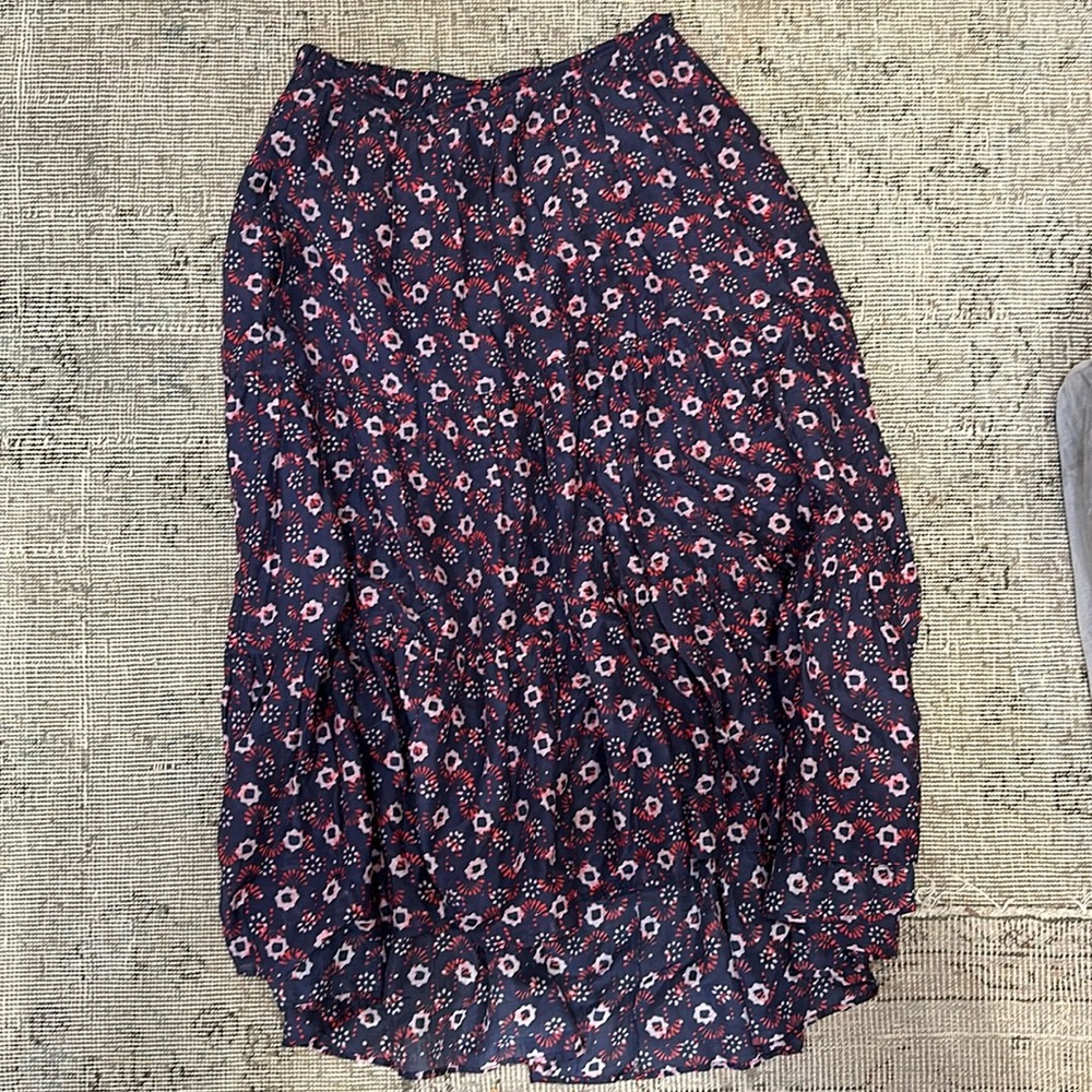 Xirena size M Midi Skirt Navy Print